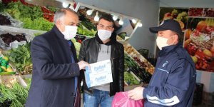 Karlıova Belediyesinden esnafa maske