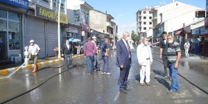 Eleşkirt'te Kovid-19 tedbirleri kapsamında cadde ve sokaklar temizlendi
