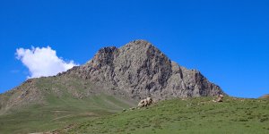 'Doğu'nun K2'si' Tekelti Dağı yeniden dağcıları ağırlıyor