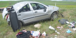 Ağrı'da devrilen otomobildeki aynı aileden 4 kişi yaralandı