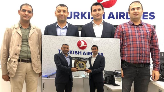 ASTOP'tan Köy Çocuklarına Tablet Ulaştıran Cafer Canşi'ye Eğitim Ödülü