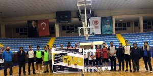 Erzurum'da basketler 'Cumhuriyet' için atıldı