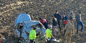 Ağrı'da otomobil devrildi: 1 ölü, 1 yaralı