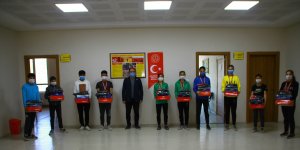 Malazgirt'te başarılı sporcular ödüllendirildi