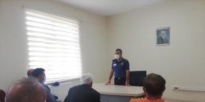 Sarıkamış'ta polis ekipleri esnafı Kovid-19 toplantısında bilgilendirdi
