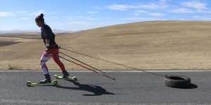 Ağrılı milli kayakçılar olimpiyat hedefiyle asfaltta güç depoluyor