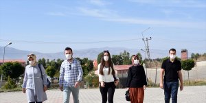 Gönüllü eğitim neferleri öğrencileri için okulu temizledi