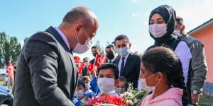 Vali Varol, Eleşkirt Sadaklı İlk ve ortaokulu’nu ziyaret etti