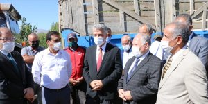 Erzincan Valisi Makas, şeker pancarı üreticilerini ziyaret etti