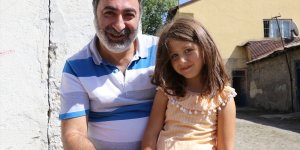 Çocukluğu çobanlıkla geçen Ağrılı Ahmet Sönmez'in ödüllü yönetmenliğe uzanan başarı öyküsü