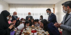 Ağrı Valisi Varol Çocuk Evleri Sitesi'ni ziyaret etti