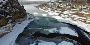 Ağrı'daki Yazıcı Barajı kısmen buz tuttu