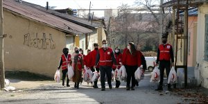 Türk Kızılay Elazığ Şubesi ihtiyaç sahiplerine ekmek dağıttı