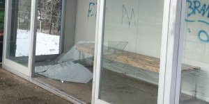 Ağrı'da durak camını kıran 4 şüpheli yakalandı