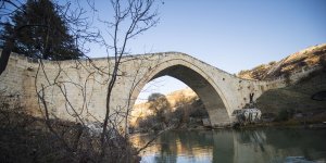 Tunceli'deki tarihi Tağar Köprüsü ve çevresi her mevsim ayrı güzel