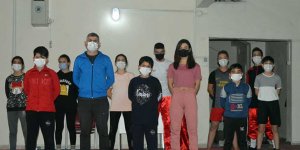 Ağrılı kick boksçular milli sporcu olmak için ter döküyor