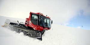 Yalnızçam'ın pistlerini sorunsuz kayak için hazırlıyor