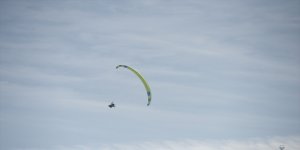 Munzur Dağları'nın eşsiz manzarasına karşı yamaç paraşütü keyfi