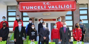 Tunceli Valisi Mehmet Ali Özkan'dan kayakçılara malzeme desteği