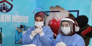 Erzurum ve Tunceli'deki huzurevi ve bakımevlerinde Kovid-19 aşısı yapılıyor