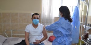 Malatya'da huzurevi ve bakımevlerinde Kovid-19 aşısı uygulanıyor