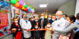 YYÜ'de 'Minik Hayaller Çocuk Mağazası' açıldı