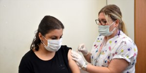 Van, Bitlis, Muş ve Hakkari'de CoronaVac aşısı sağlık çalışanlarına yapılmaya başlandı