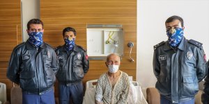 Van'da polisler helikopterle hastaneye ulaştırdıkları hastayı ziyaret etti