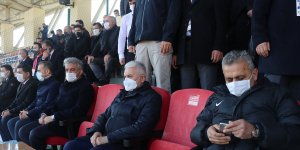AK Parti İzmir Milletvekili Binali Yıldırım, Erzincan'da 2. Lig maçını izledi