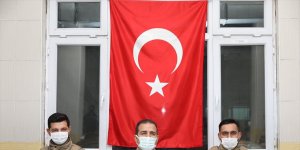 Hakkari Valisi Akbıyık, güvenlik güçlerinin yeni yılını kutladı