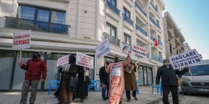 Van'da "evlat nöbeti" başlatan ailelerden çocuklarına "teslim olun" çağrısı