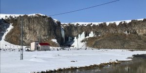 Beyaza bürünen Murat Kanyonu, manzarasıyla göz kamaştırıyor