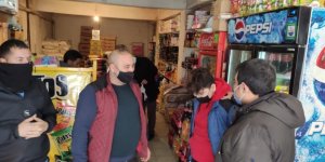 Diyadin’de Kaymakam Alper Balcı, esnaf ziyaretinde ihtiyaç sahiplerinin veresiye borçlarını ödedi