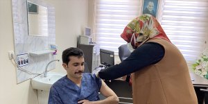Doğanşehir Kaymakamı Köroğlu, Kovid-19 aşısı yaptırdı