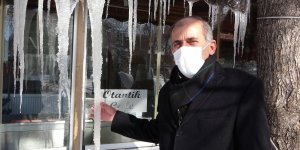 Ardahan'da buz sarkıtları 2 metreye ulaştı