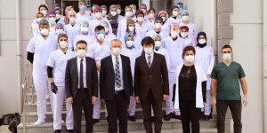 Rektör, Diş Hekimliği Fakültesi öğrencileri ile bir araya geldi