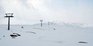 Eleşkirt Kaymakamı Duruk, atıl durumdaki kayak merkezini inceledi