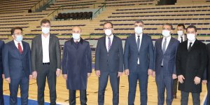 Gençlik ve Spor Bakanı Kasapoğlu, Mardin Kızıltepe'de ziyaretlerde bulundu