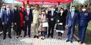 Pakistan Genelkurmay Başkanı Nadeem Raza, Keçiören'deki Peşaver Şehitlik Anıtı'nı ziyaret etti
