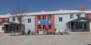 Van'daki bir okulda korona nedeniyle eğitime ara verildi