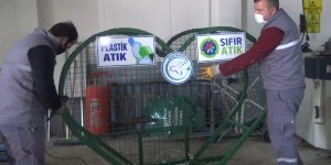 Atıl malzemelerden yapılan atölyede atıl ürünler geri dönüşüme kazandırılıyor
