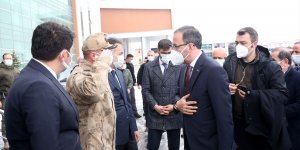 Gençlik ve Spor Bakanı Kasapoğlu, Bitlis 8 Ağustos Stadı'nda incelemelerde bulundu: