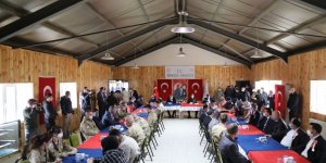 Bingöl'de idlib şehitlerinin ailelerine "Devlet Övünç Madalyası"