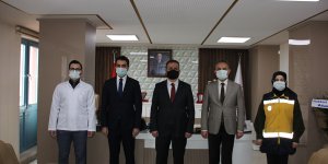 Hakkari Valisi İdris Akbıyık sağlık çalışanlarıyla bir araya geldi