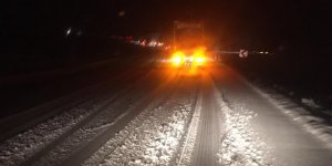 İpek geçidi kar yağışı ve tipi nedeniyle ulaşıma kapandı