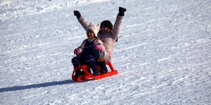 Bitlis'te El Aman Hanı Kayak Merkezi'nde hafta sonu yoğunluğu