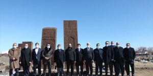 Kültür ve Turizm Bakan Yardımcısı Demircan, Ahlat'ı ziyaret etti