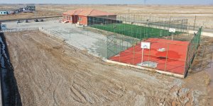 Fedakar öğretmenlerin uzaktan eğitim sürecinde yeniden düzenledikleri köy okulu koleji aratmıyor