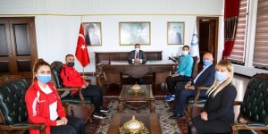 Dünya rekoru kıran sporcudan Kaymakam Türkman'a ziyaret