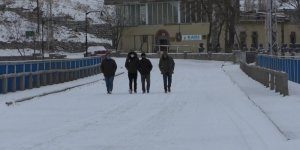 Kars'ta Mart'ın ilk gününde kar sürprizi